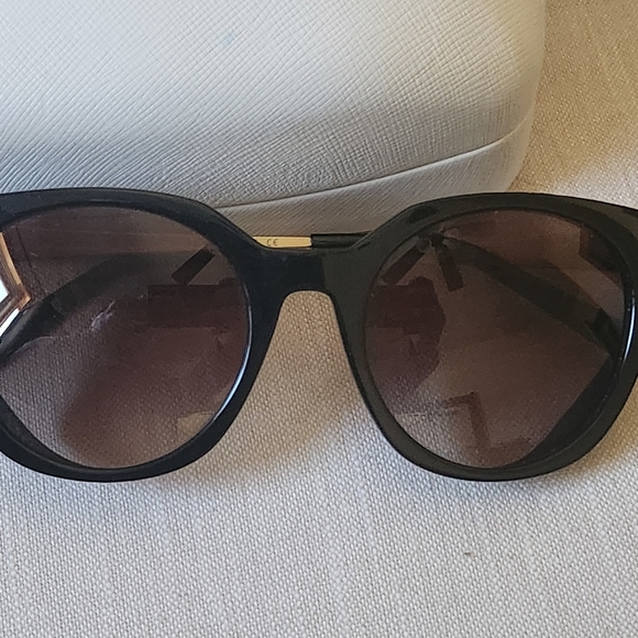 Michael Kors Cape Cod sunglasses, Model MK2078. - Picture 4 of 13